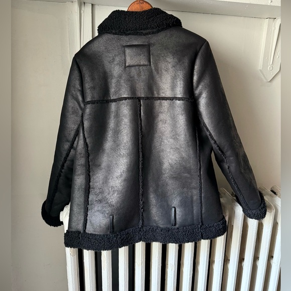 Levi’s faux shearling, black in black, size medium - Picture 2 of 11